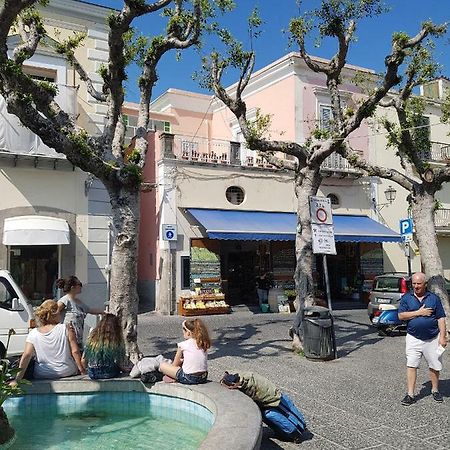 Appartamenti Su Piazza Matteotti Forio Centralissimi Exterior foto