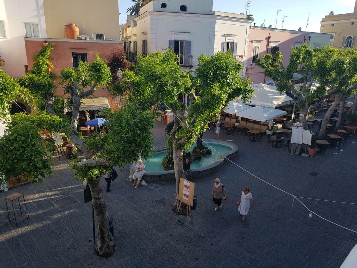 Appartamenti Su Piazza Matteotti Forio Centralissimi Exterior foto