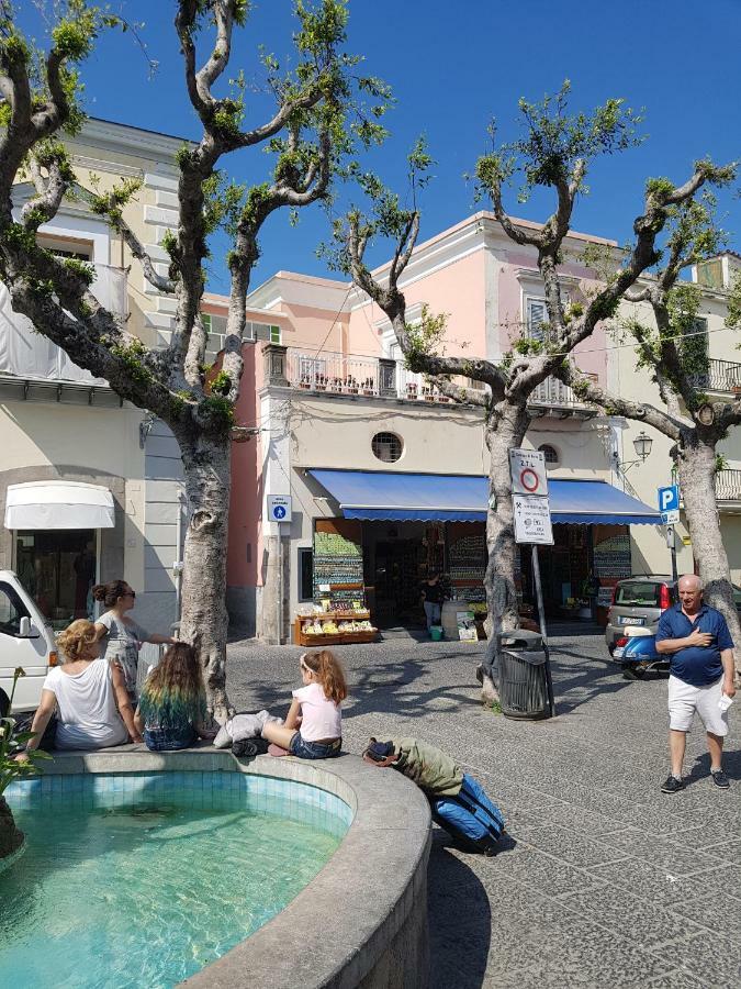 Appartamenti Su Piazza Matteotti Forio Centralissimi Exterior foto